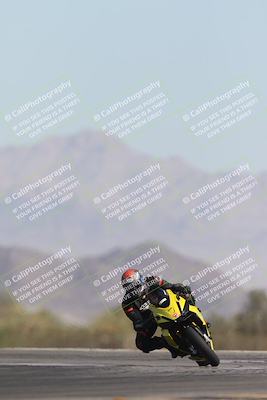 media/Oct-26-2025-Race Pace (Sun) [[c1447ca738]]/Non Verified (1st 20 Minutes of every Hour)/4-Turn 14 (1110am)/